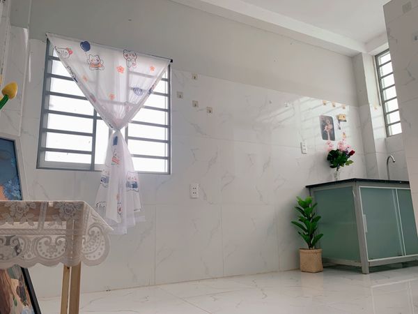 PHÒNG ĐẸP DECOR SẴN - CÓ NỘI THẤT CƠ BẢN VÀO LÀ Ở (3)