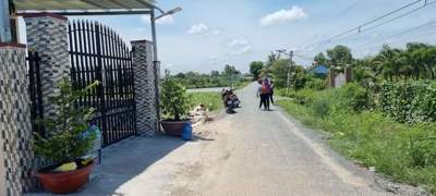 Bán đất mặt tiền đường 