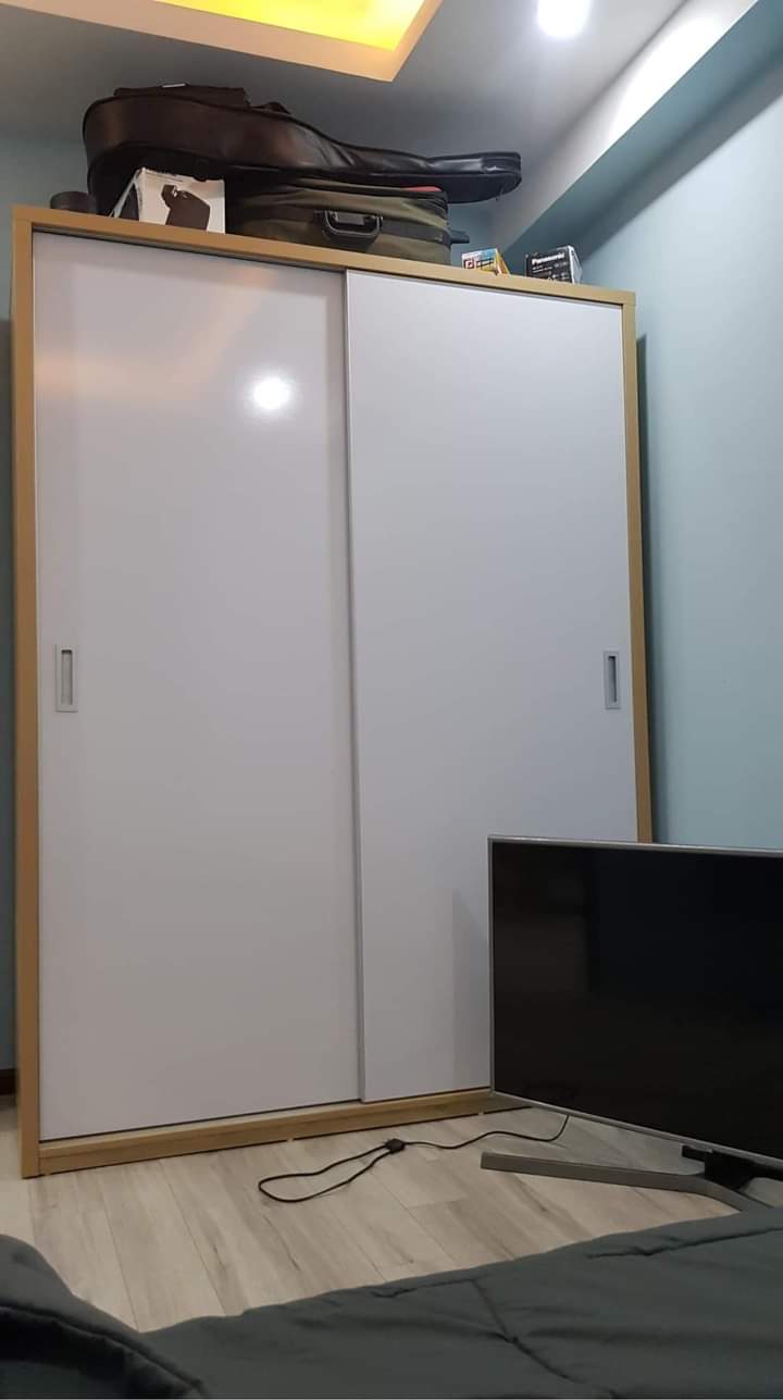 Thanh lý 3 món ( giường, tủ quần áo,tủ trang điểm) giá 4tr5 (2)