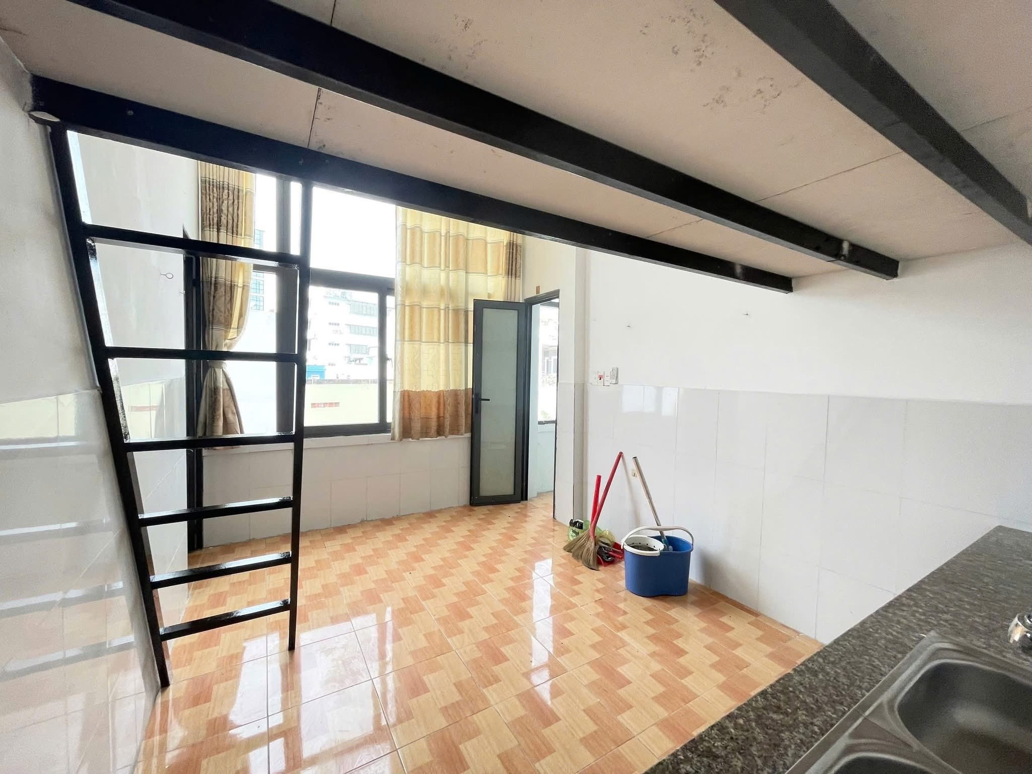 Nhà Trống Cho Thuê Gần ĐH Sư Phạm Kỹ Thuật - Ngân Hàng (2)