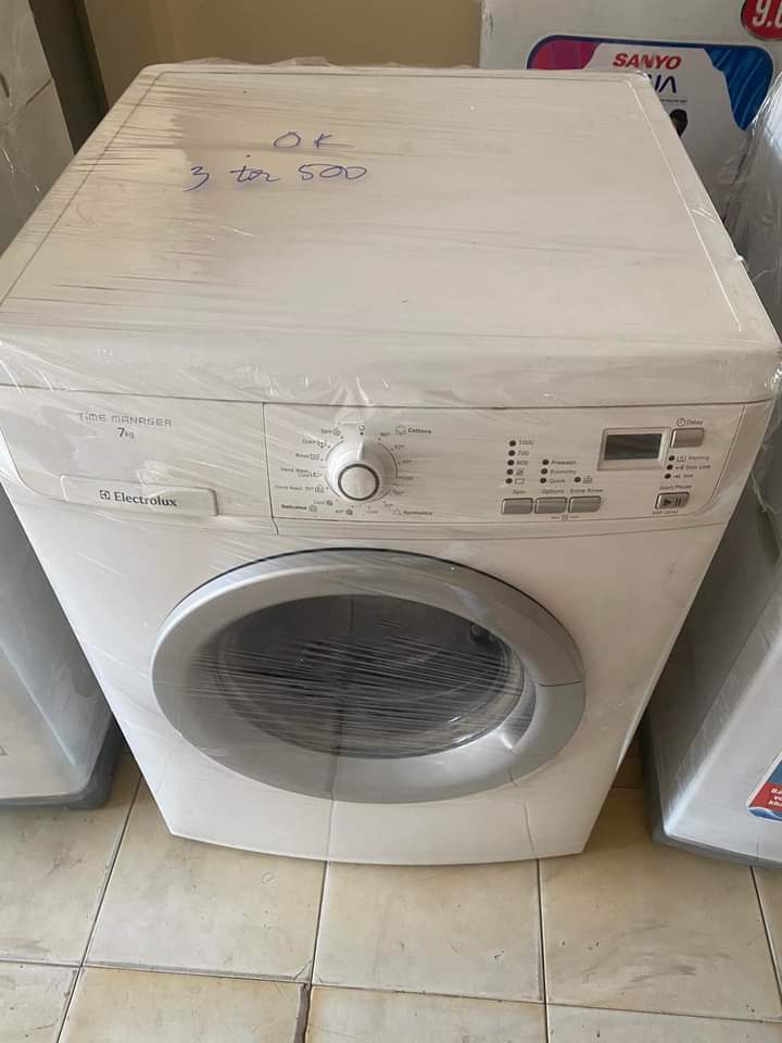 Em cần bán máy lạnh,rủ lạnh,máy giặt (2)