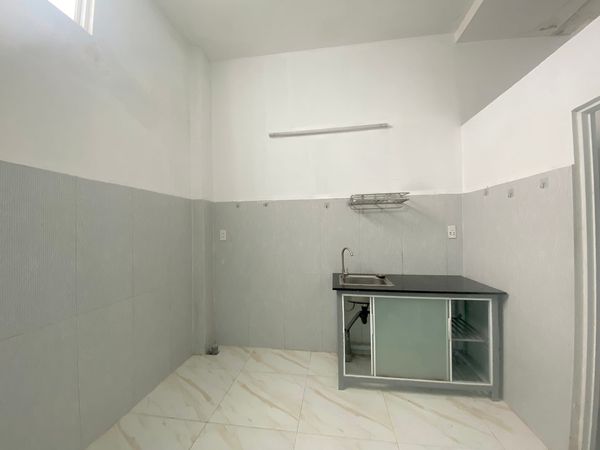 CHO THUÊ PHÒNG - CÓ SẴN NỘI THẤT CƠ BẢN - PHÒNG RỘNG, CÓ ÁNH SÁNG TỰ NHIÊN (2)