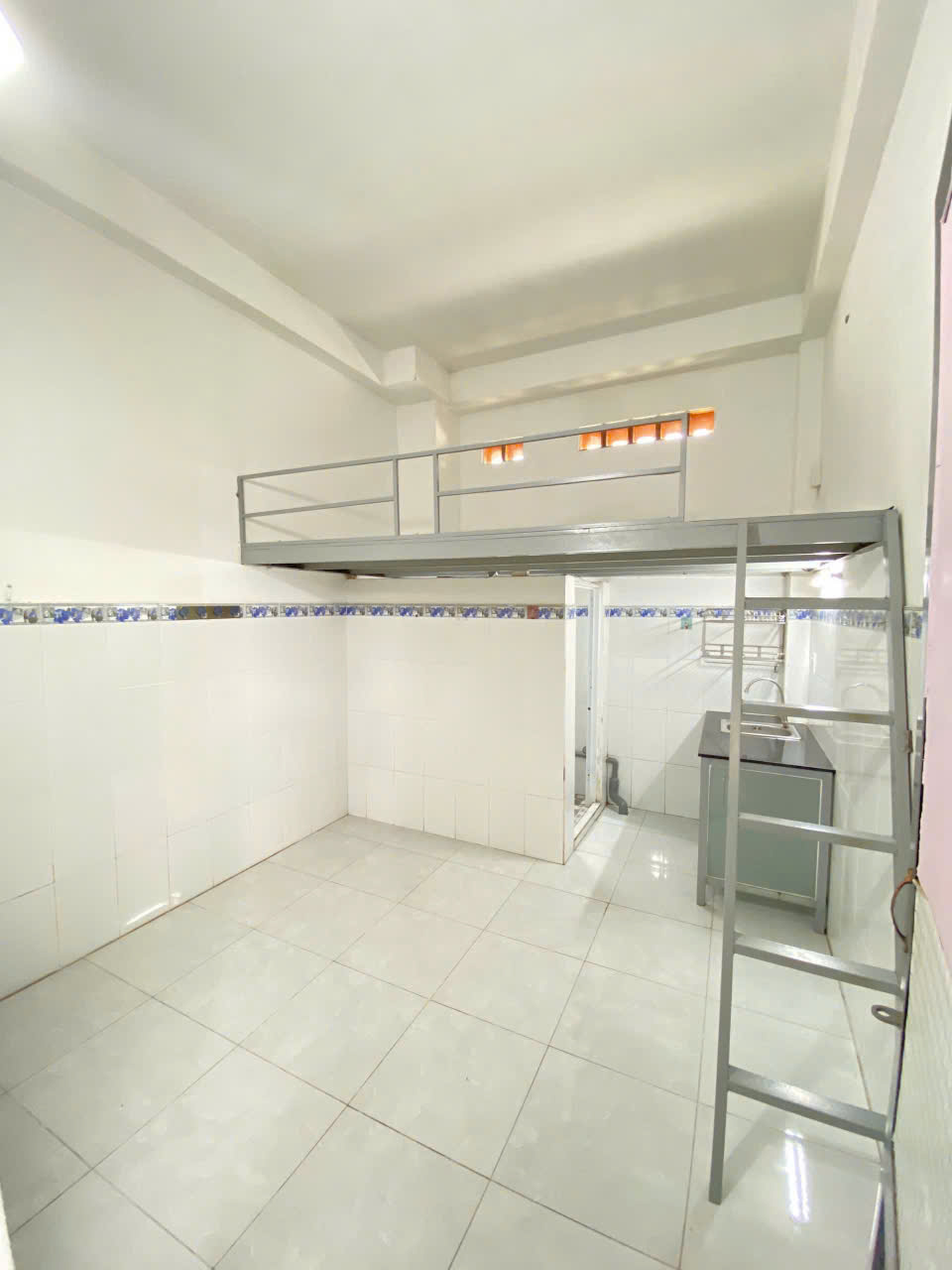 Phòng Mới Xây Kha Vạn Cân Giá Sinh Viên (3)