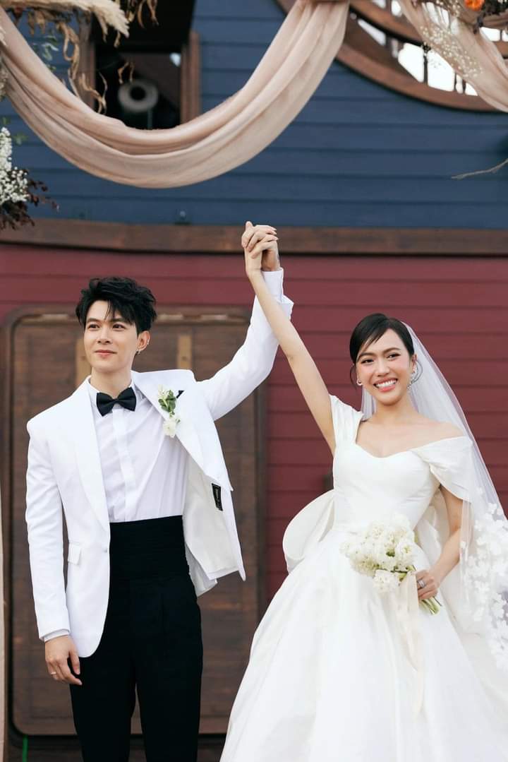 Pass nhanh Áo dài, váy cưới, vest giá cực rẻ cho sinh viên chụp ảnh kỷ yếu (4)