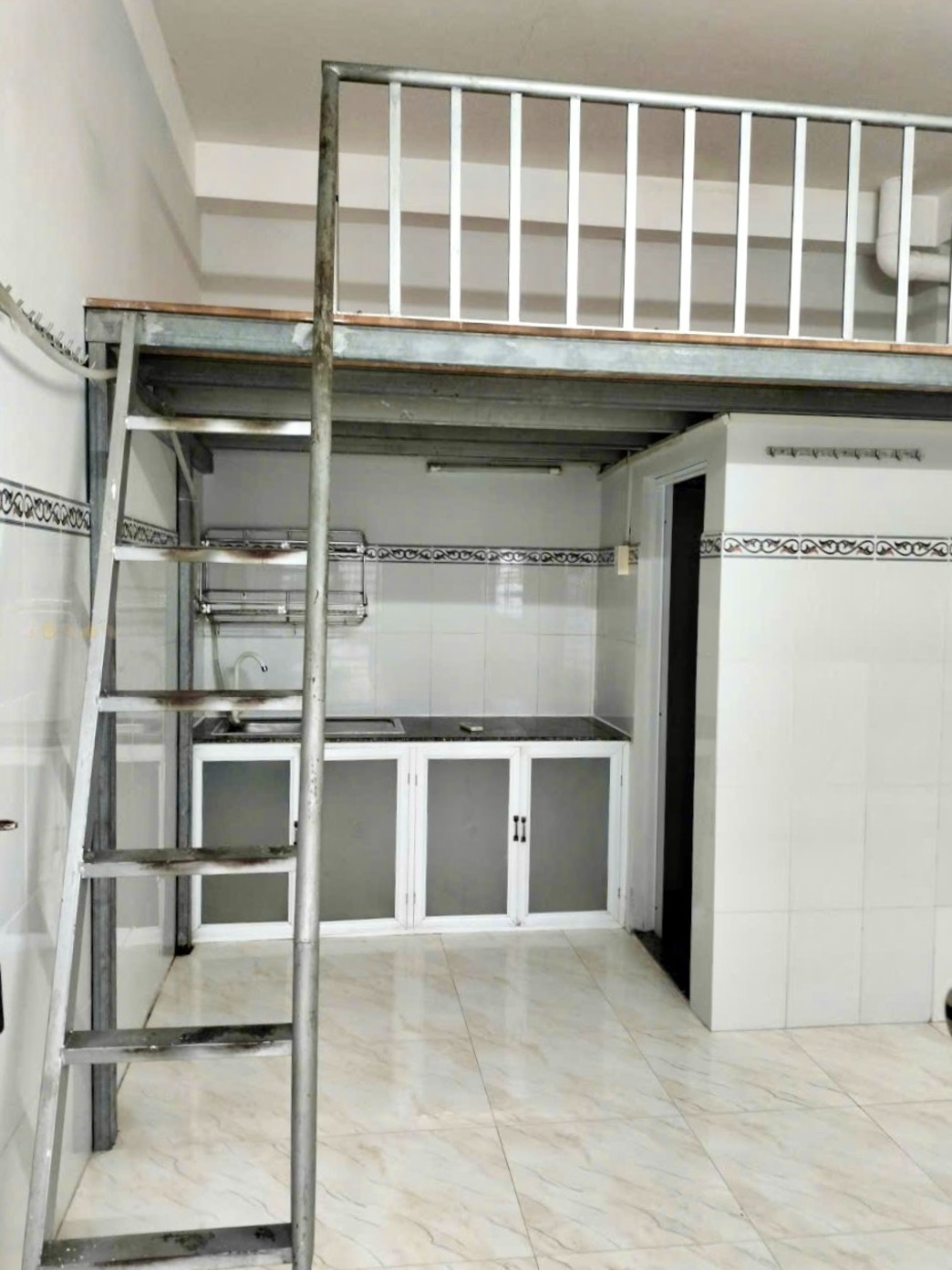 Phòng rộng rãi thoáng đãng tại chợ Thủ Đức (2)