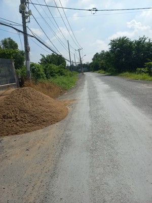 Bán đất mặt tiền đường Nguyễn Văn Long nm