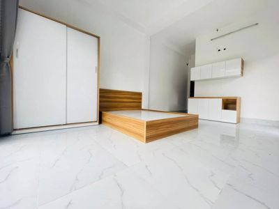 TRỐNG DUY NHẤT 1 PHÒNG 7A THÀNH THÁI, QUẬN 10  (NHƯ HÌNH) 2 BAN CÔNG 1PN 