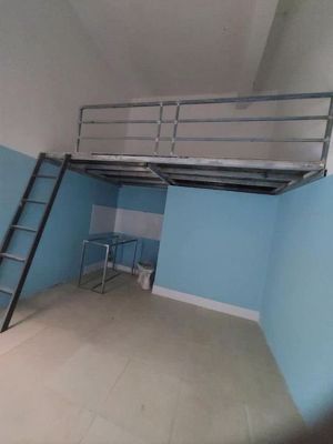 Bên mình còn phòng gần iuh, siêu thị và chợ ở ngay dưới chân cầu vượt Nguyễn Thái Sơn 