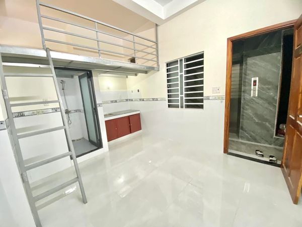 TRỐNG VÀI PHÒNG CÓ GÁC NHƯ HÌNH (1)