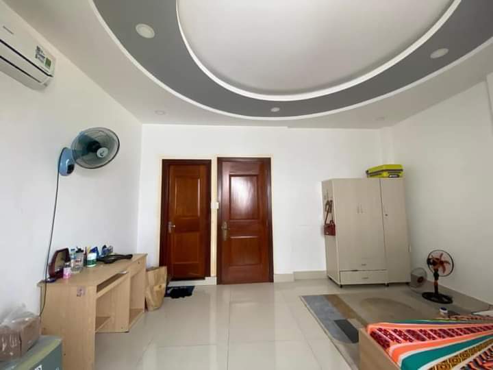Cho Thuê Phòng Nữ (2)