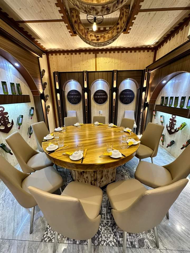 Nhân Viên Phục Vụ Nhà Hàng (2)