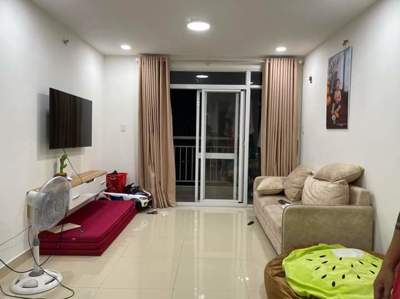 Em cần cho thuê 2 căn hộ chung cư full nội thất happy city 