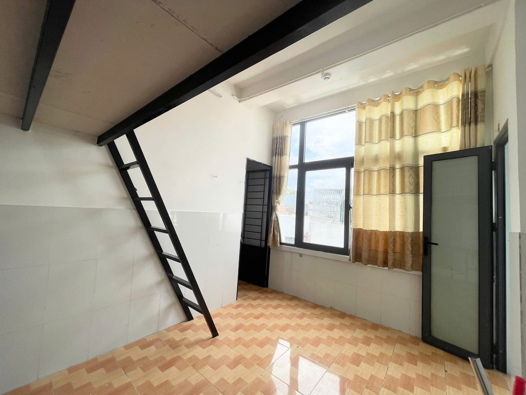 Nhà Trống Cho Thuê Gần ĐH Sư Phạm Kỹ Thuật - Ngân Hàng (3)
