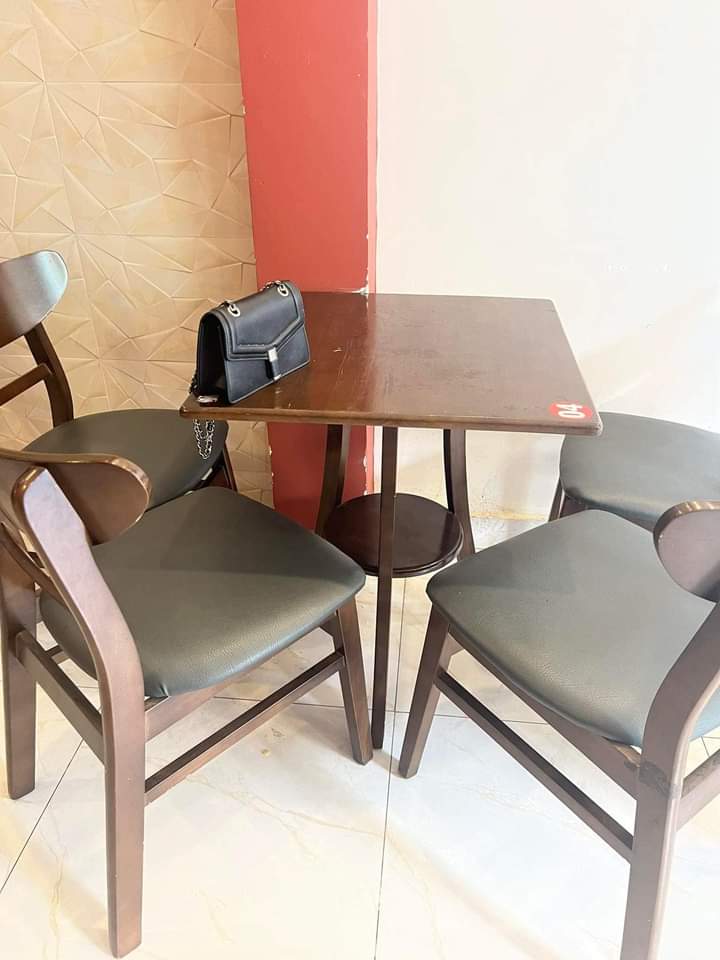 Thanh lý bàn ghế quầy  (3)