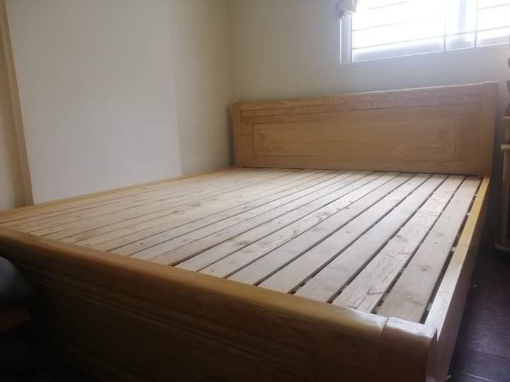 Thanh lý giường sồi Nga 1m8x2m mới 95% (2)