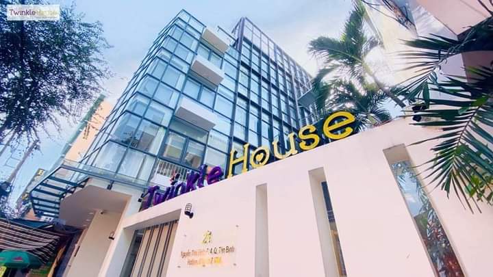 Giáo Viên Mầm Non Và Tạp Vụ - Song Ngữ Twinkle House (2)