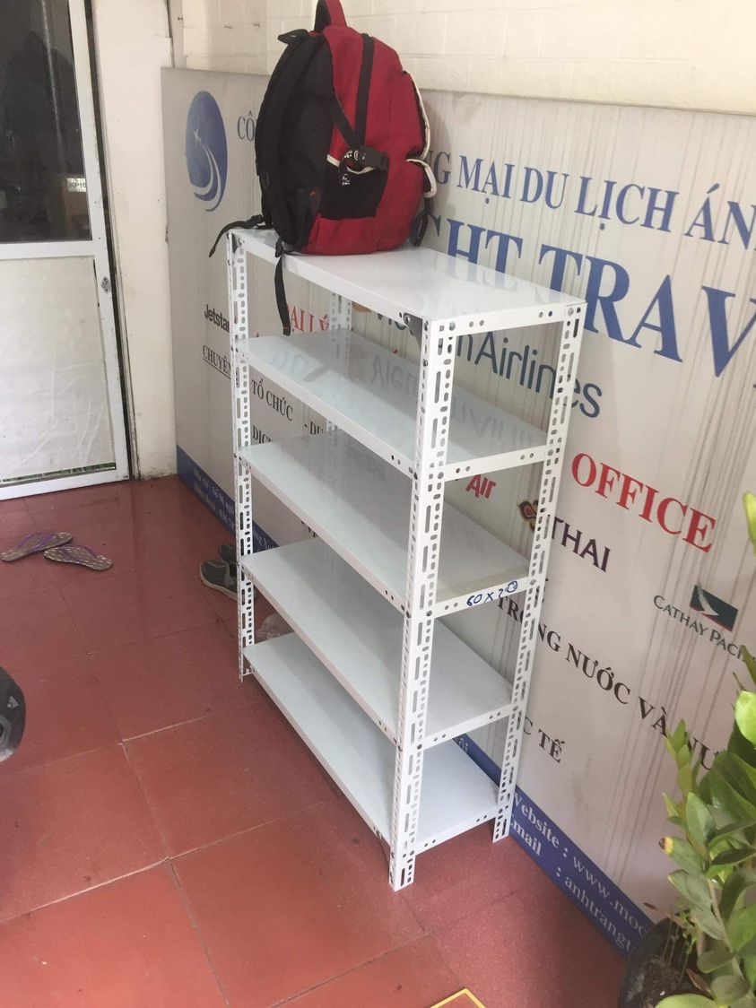 Thanh lý xả kho tổn kệ sắt mới 100% (1)